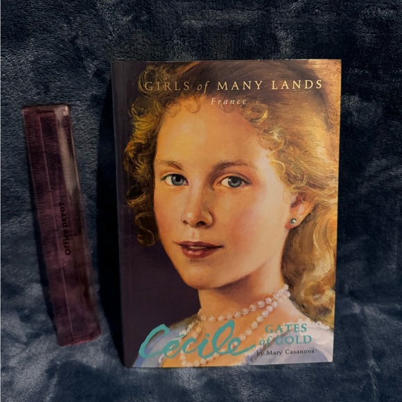 American Girl Book - Girls of Many Lands - France - Cecil - Picture 1 of 2